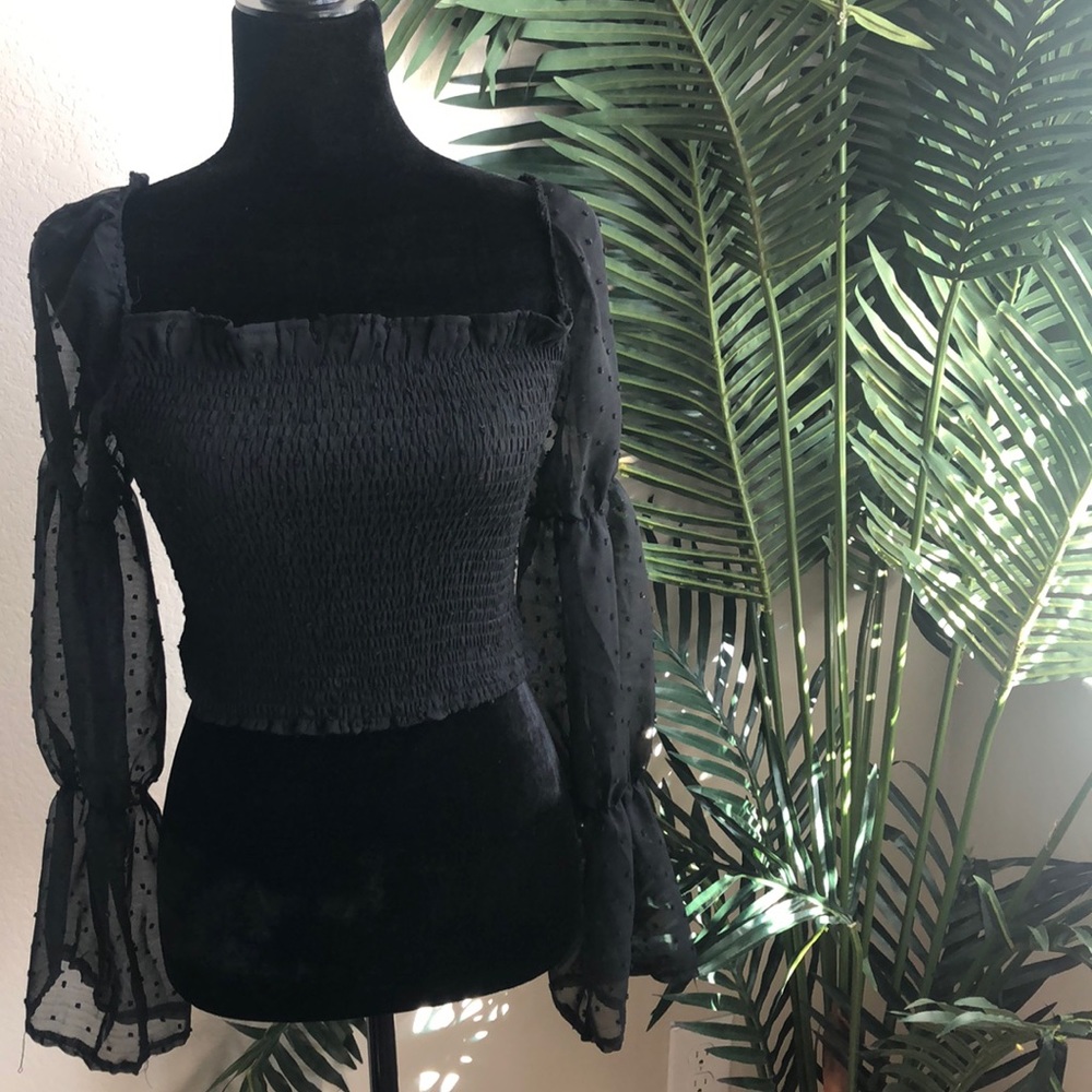 Ruched lace sleeve top ✨